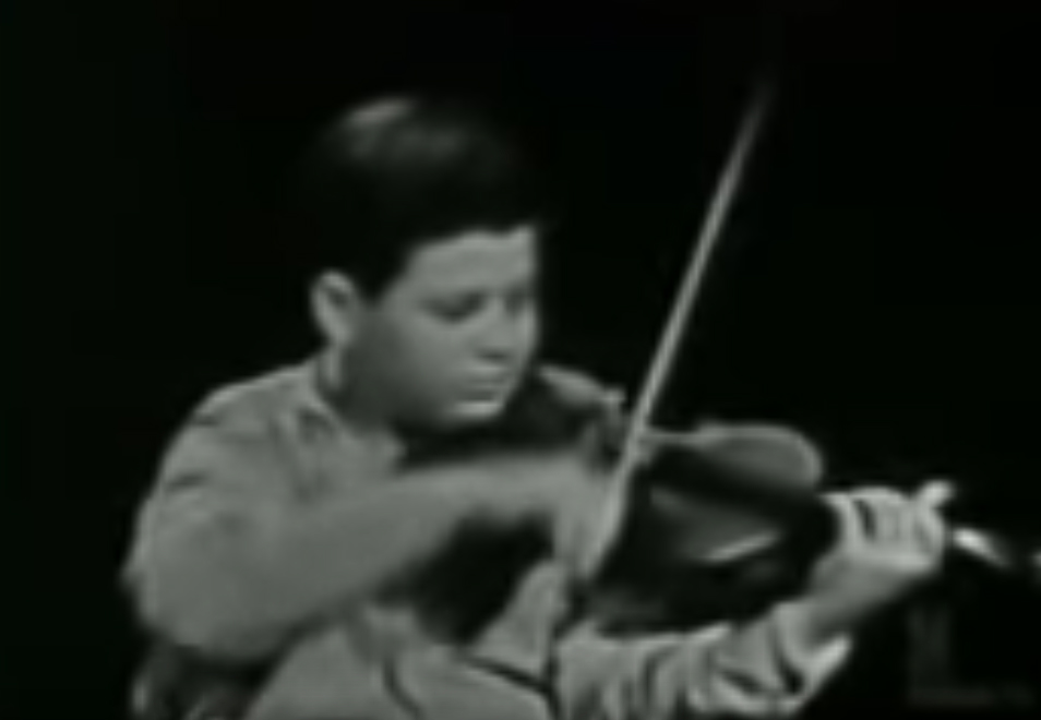 Itzhak Perlman at 13 plays Mendelssohn