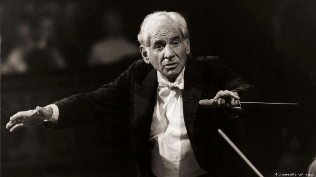 Leonard Bernstein conducting Haydn Symphony No. 88 using his face [Digital enhanced from 360p to HD]